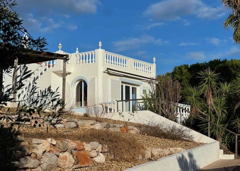 Detached Country House with Sea Views and Pool near Tavira
