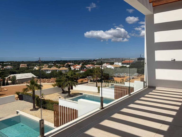 Contemporary Three-Bedroom Villa with Infinity Pool, Vale d’Eguas, Almancil