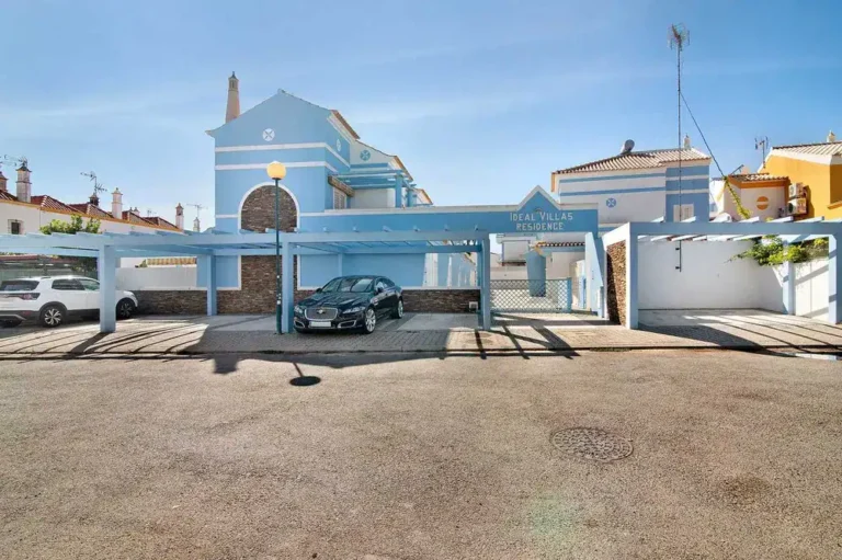 Fully Furnished Semi-Detached Villa near the Beach, Manta Rota